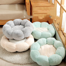 Flower-Shaped Soft Pet Bed
